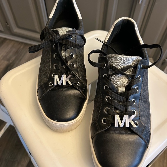 Michael Kors Stylish Black and Silver Sneakers - Picture 1 of 10